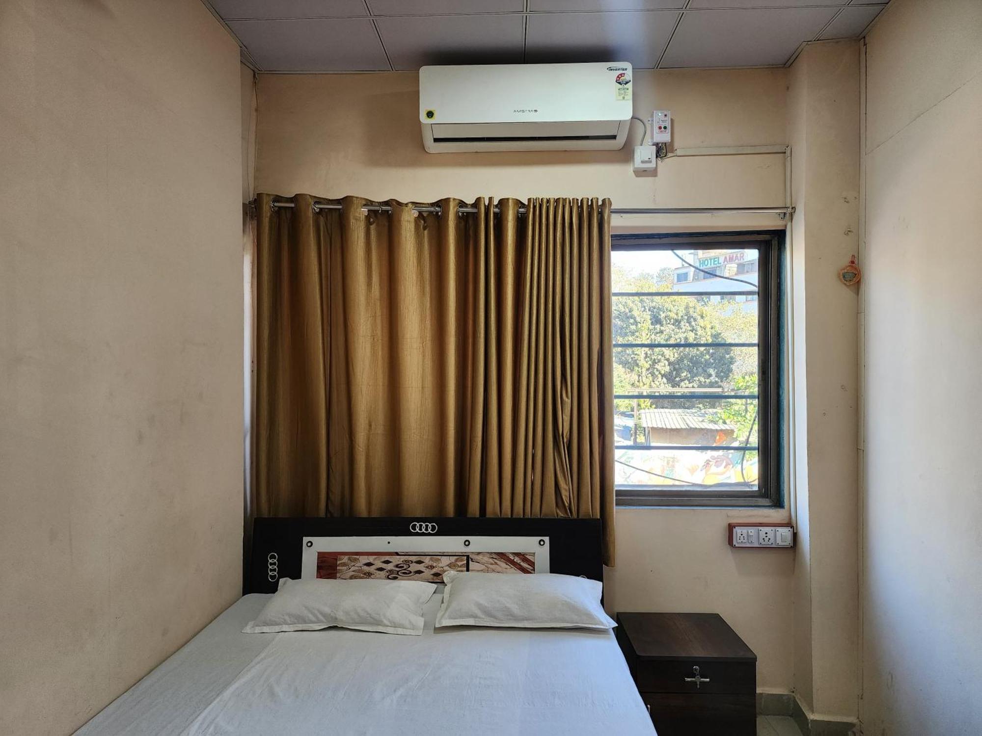 Hotel Diamond Ac Dormitory And Guest House Surat Zewnętrze zdjęcie